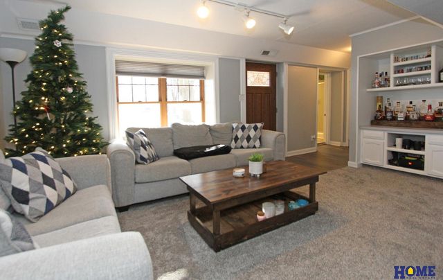 1300 Nelson Street, Lincoln, NE 68521