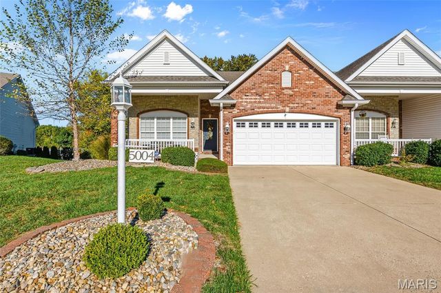 5004 Castlegate Lane, Godfrey, IL 62035