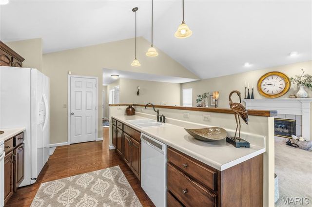 5004 Castlegate Lane, Godfrey, IL 62035