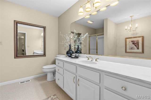 5004 Castlegate Lane, Godfrey, IL 62035