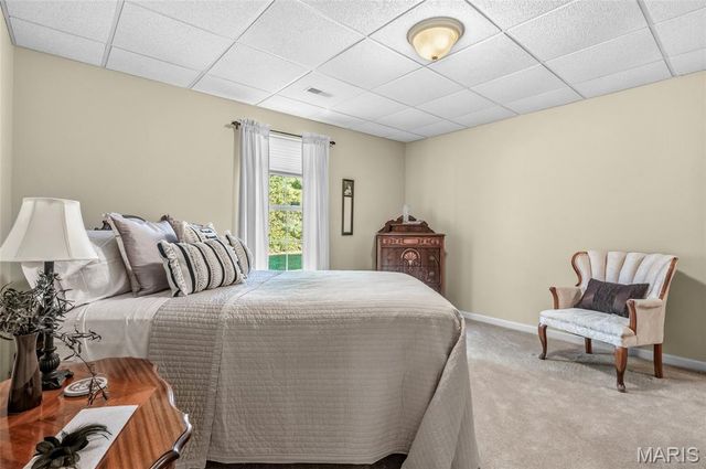 5004 Castlegate Lane, Godfrey, IL 62035