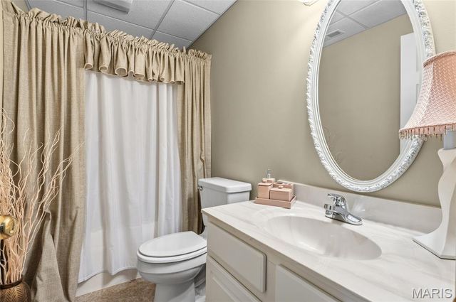 5004 Castlegate Lane, Godfrey, IL 62035