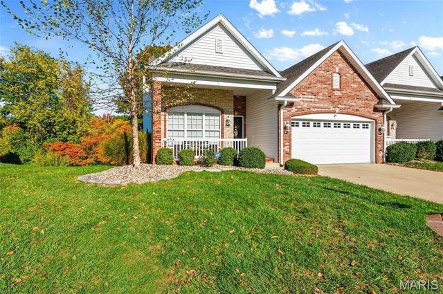 5004 Castlegate Lane, Godfrey, IL 62035