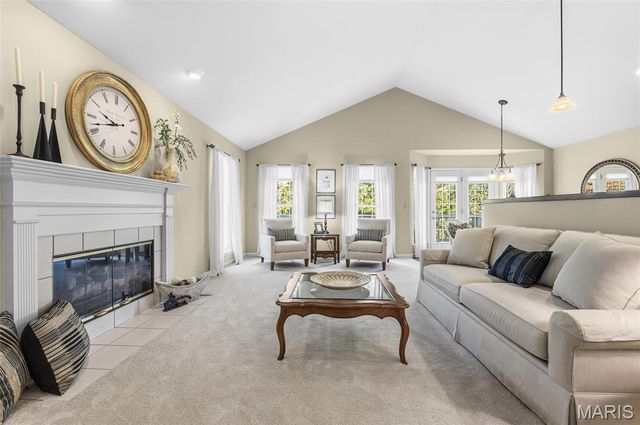 5004 Castlegate Lane, Godfrey, IL 62035