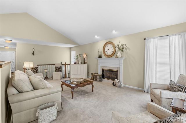 5004 Castlegate Lane, Godfrey, IL 62035