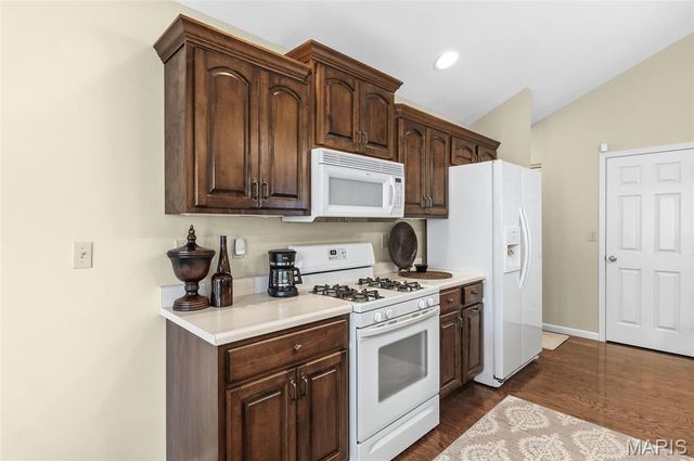 5004 Castlegate Lane, Godfrey, IL 62035