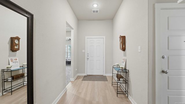 10738 Francisco Way, Converse, TX 78109
