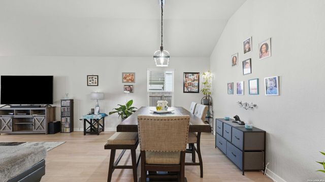 10738 Francisco Way, Converse, TX 78109