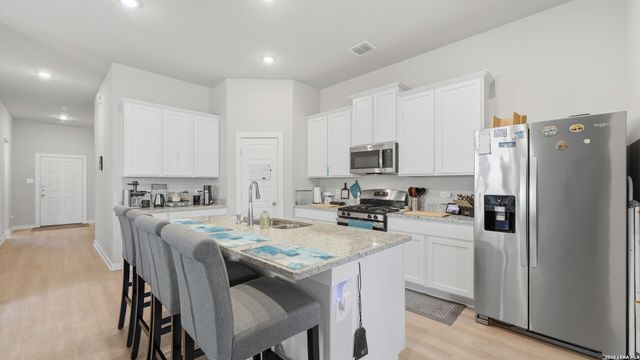 10738 Francisco Way, Converse, TX 78109