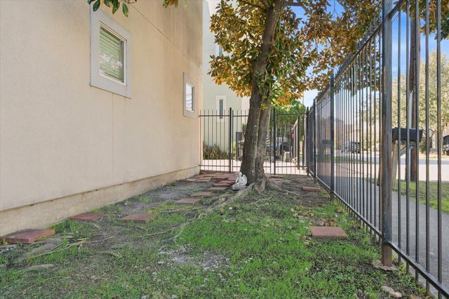 5507 Kansas Street, Houston, TX 77007