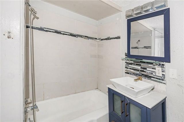 1309 N Main Street, Independence, MO 64050