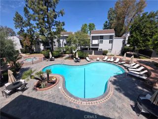18645 Hatteras 111, Tarzana, CA 91356