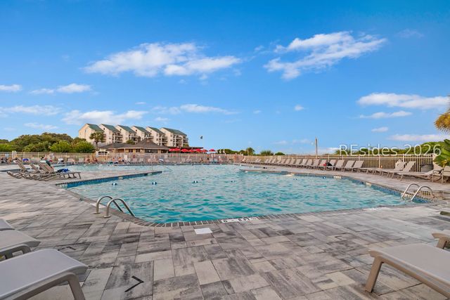 40 Folly Field Road 104, Hilton Head Island, SC 29928