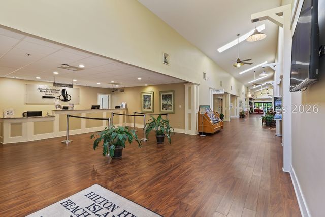 40 Folly Field Road 104, Hilton Head Island, SC 29928