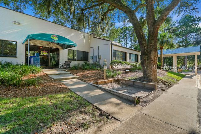 40 Folly Field Road 104, Hilton Head Island, SC 29928