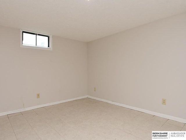 709 N 77TH Avenue, Omaha, NE 68114