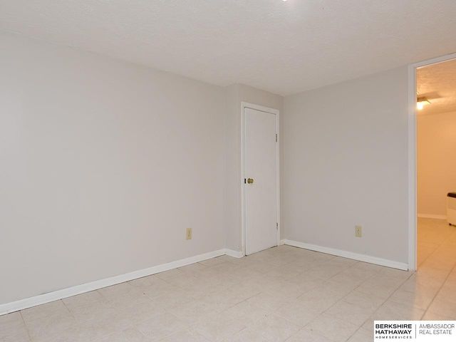 709 N 77TH Avenue, Omaha, NE 68114