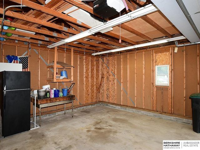 709 N 77TH Avenue, Omaha, NE 68114