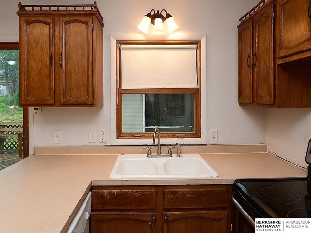 709 N 77TH Avenue, Omaha, NE 68114