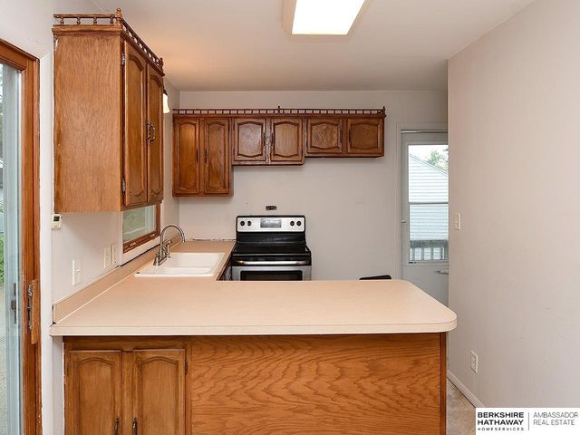 709 N 77TH Avenue, Omaha, NE 68114