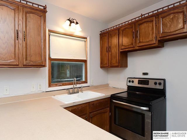 709 N 77TH Avenue, Omaha, NE 68114