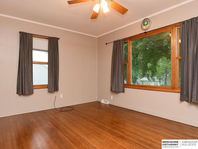 709 N 77TH Avenue, Omaha, NE 68114
