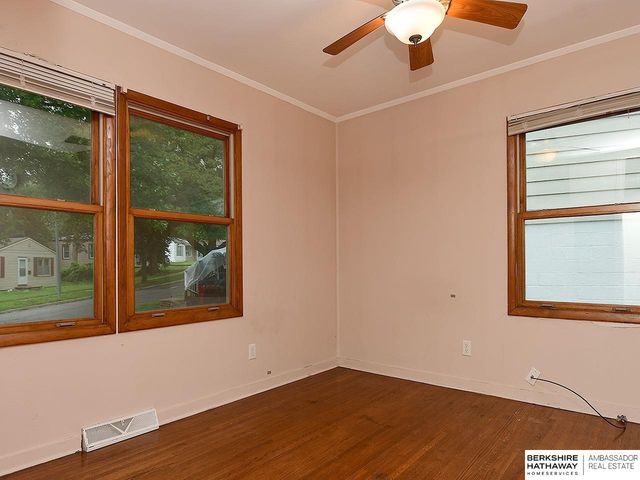 709 N 77TH Avenue, Omaha, NE 68114