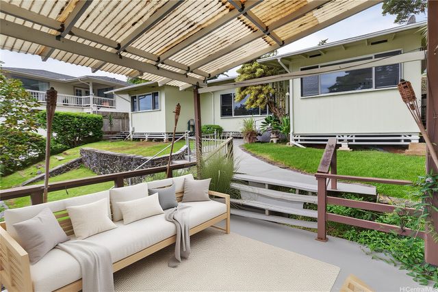 47-220 Kamehameha Highway, Kaneohe, HI 96744