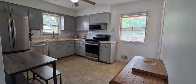 1709 Mercury CIRCLE, Racine, WI 53404