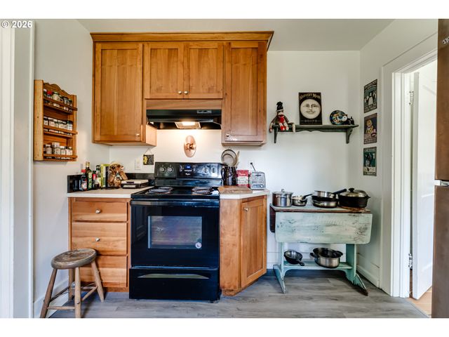 570 W 8TH Ave, Eugene, OR 97401