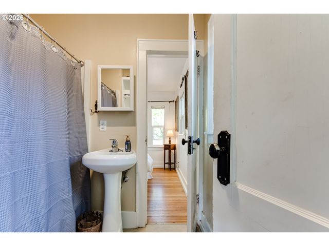 570 W 8TH Ave, Eugene, OR 97401