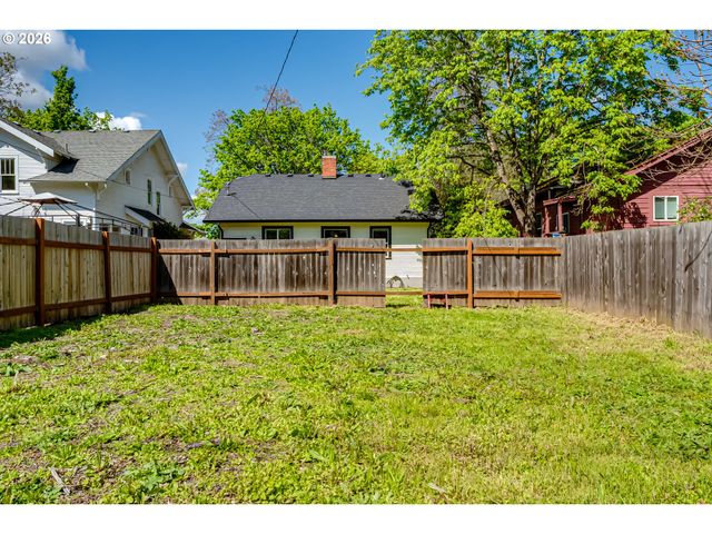 570 W 8TH Ave, Eugene, OR 97401