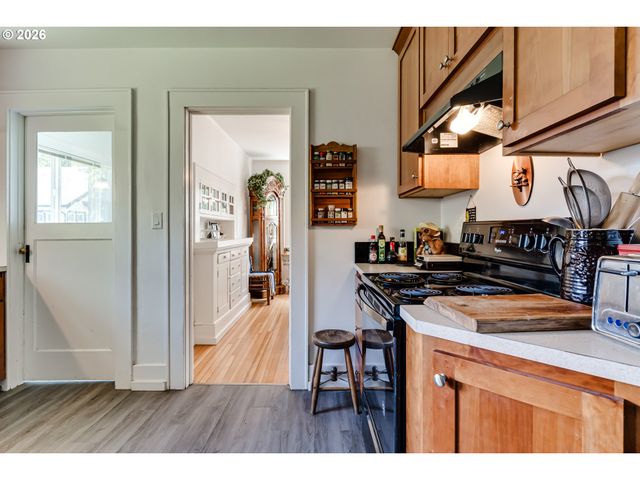 570 W 8TH Ave, Eugene, OR 97401