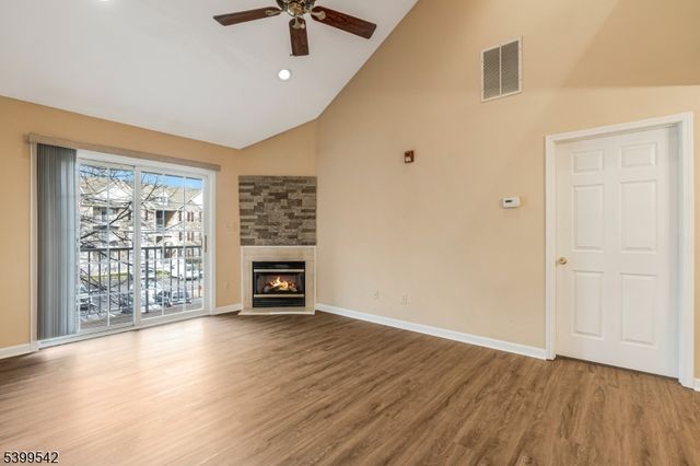 110 Barrister Dr 110, Butler Boro, NJ 07405