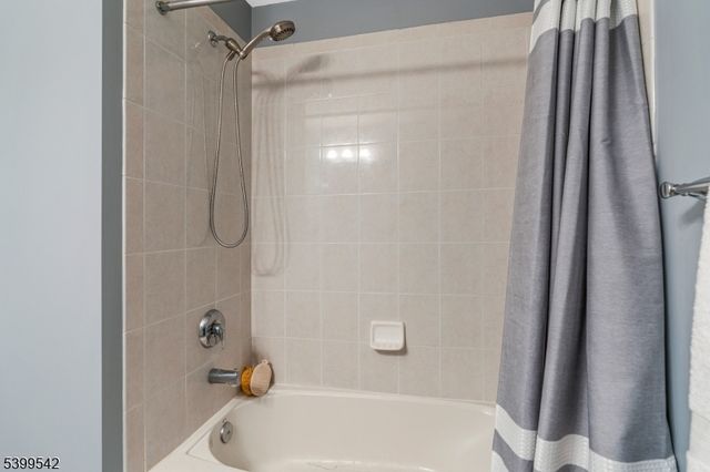 110 Barrister Dr 110, Butler Boro, NJ 07405