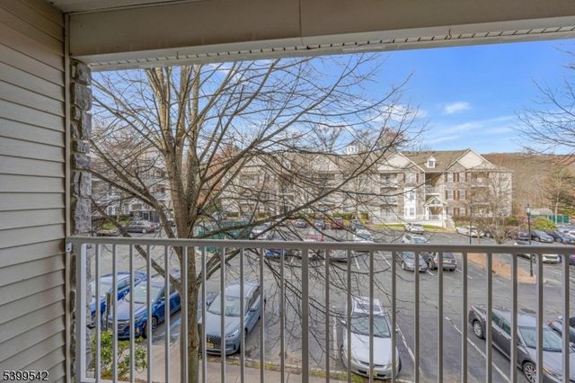 110 Barrister Dr 110, Butler Boro, NJ 07405