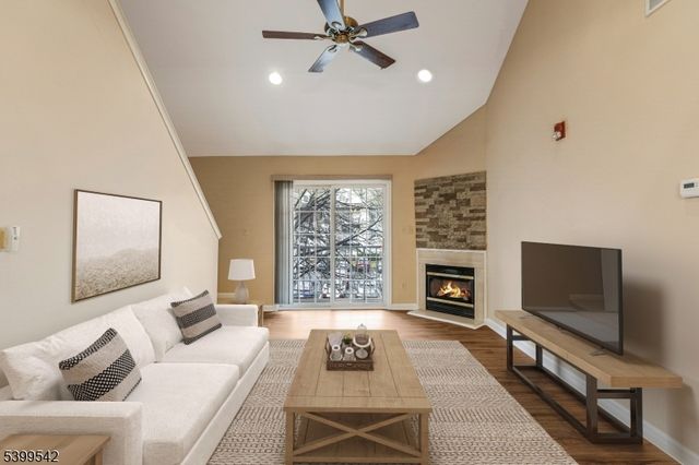 110 Barrister Dr 110, Butler Boro, NJ 07405