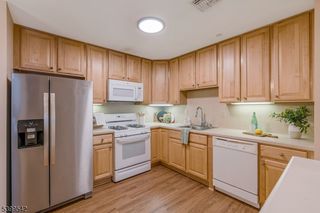 110 Barrister Dr 110, Butler Boro, NJ 07405