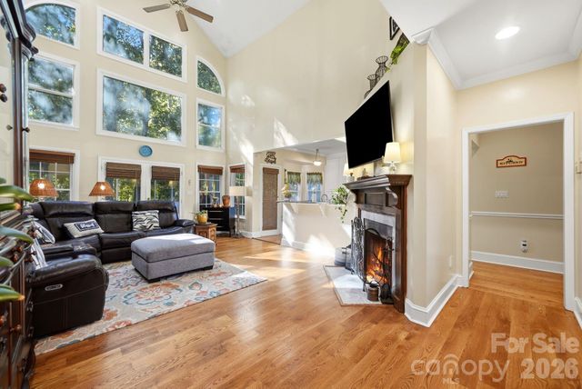 1121 Hillshire Meadow Drive, Matthews, NC 28105