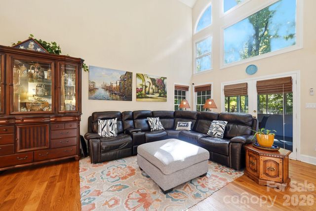 1121 Hillshire Meadow Drive, Matthews, NC 28105