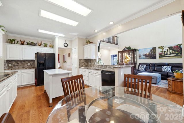 1121 Hillshire Meadow Drive, Matthews, NC 28105