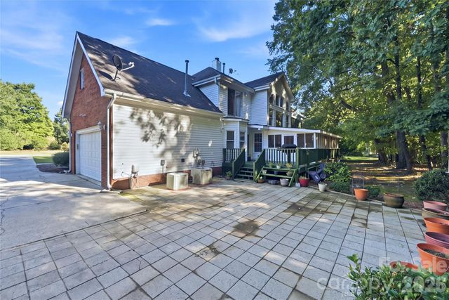1121 Hillshire Meadow Drive, Matthews, NC 28105