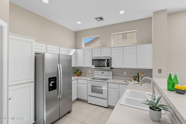 13853 N Lobelia Way, Oro Valley, AZ 85755