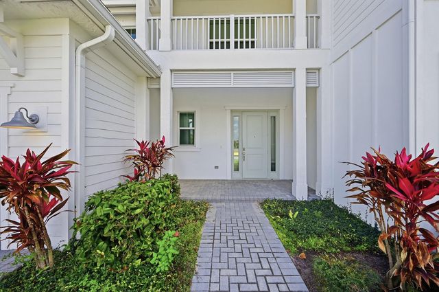 9334 Crestview Circle, Palm Beach Gardens, FL 33412