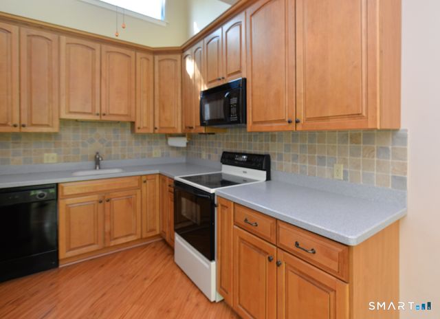 738 Heritage Village A, Southbury, CT 06488