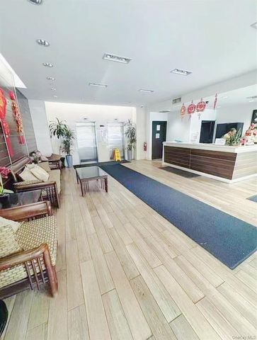 132-03 Sanford Avenue 2D, Flushing, NY 11355