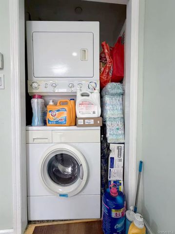 132-03 Sanford Avenue 2D, Flushing, NY 11355