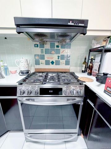 132-03 Sanford Avenue 2D, Flushing, NY 11355