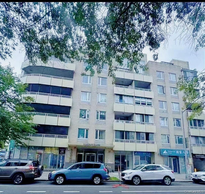 132-03 Sanford Avenue 2D, Flushing, NY 11355