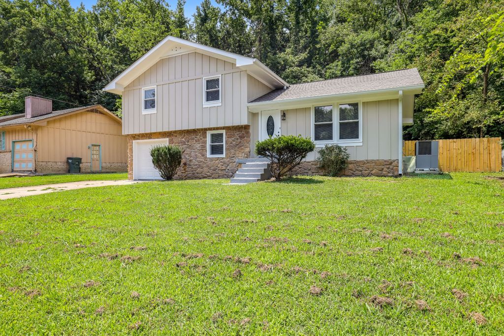 648 Mercer Dr, Hermitage, TN 37076